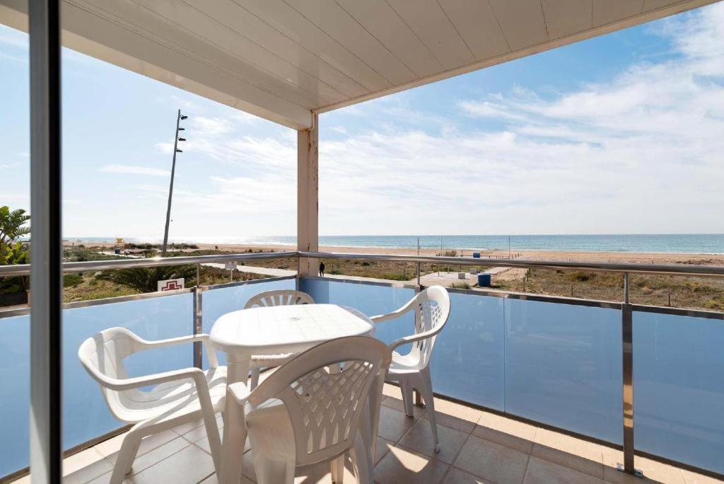 Apartamentos Denis Castelldefels Kültér fotó