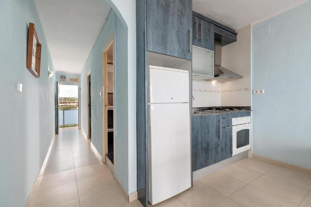 Apartamentos Denis Castelldefels Kültér fotó