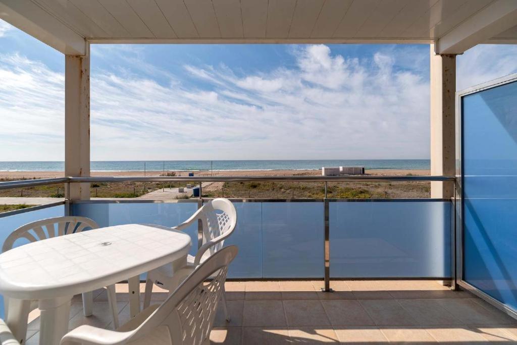 Apartamentos Denis Castelldefels Kültér fotó