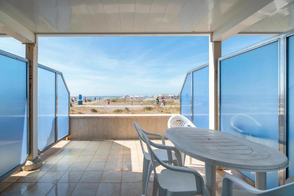 Apartamentos Denis Castelldefels Kültér fotó
