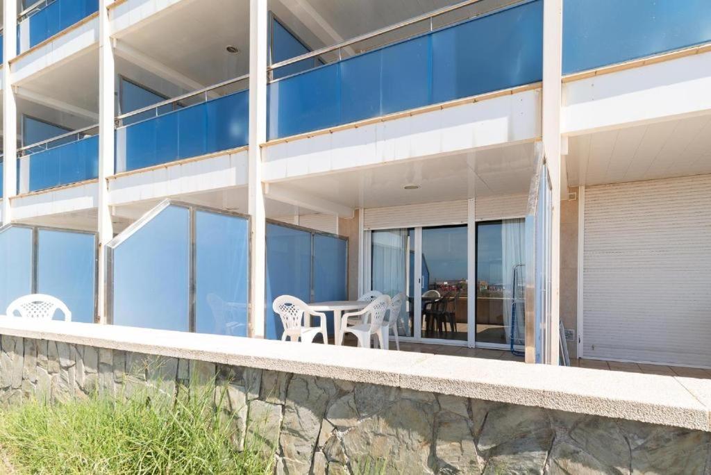 Apartamentos Denis Castelldefels Kültér fotó