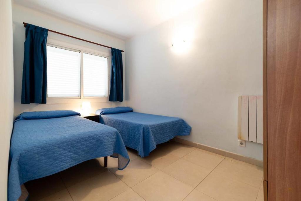Apartamentos Denis Castelldefels Kültér fotó
