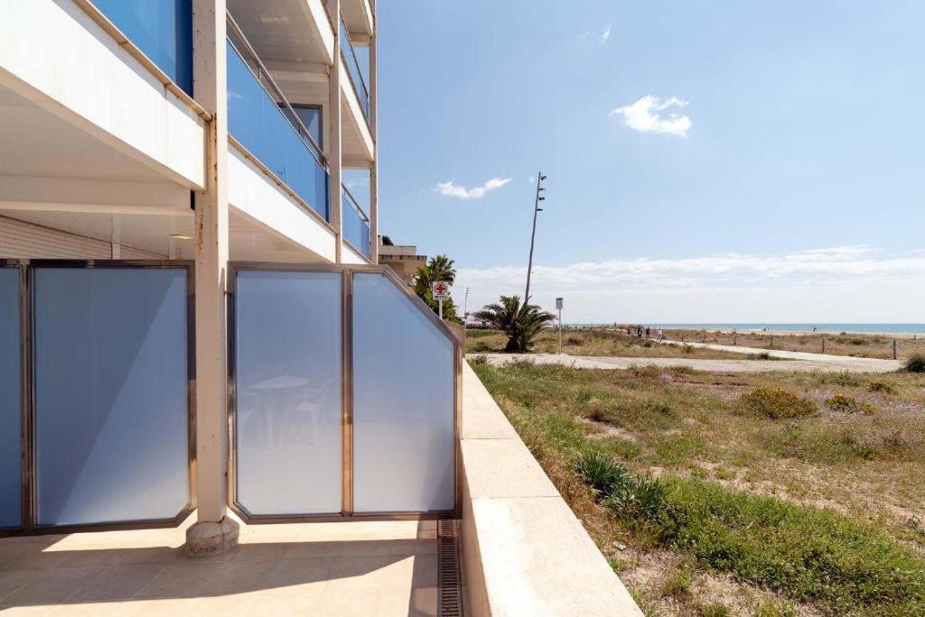 Apartamentos Denis Castelldefels Kültér fotó