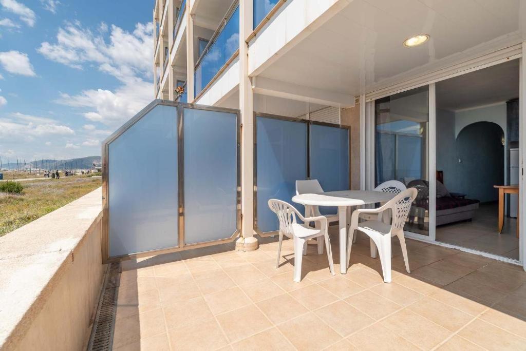 Apartamentos Denis Castelldefels Kültér fotó