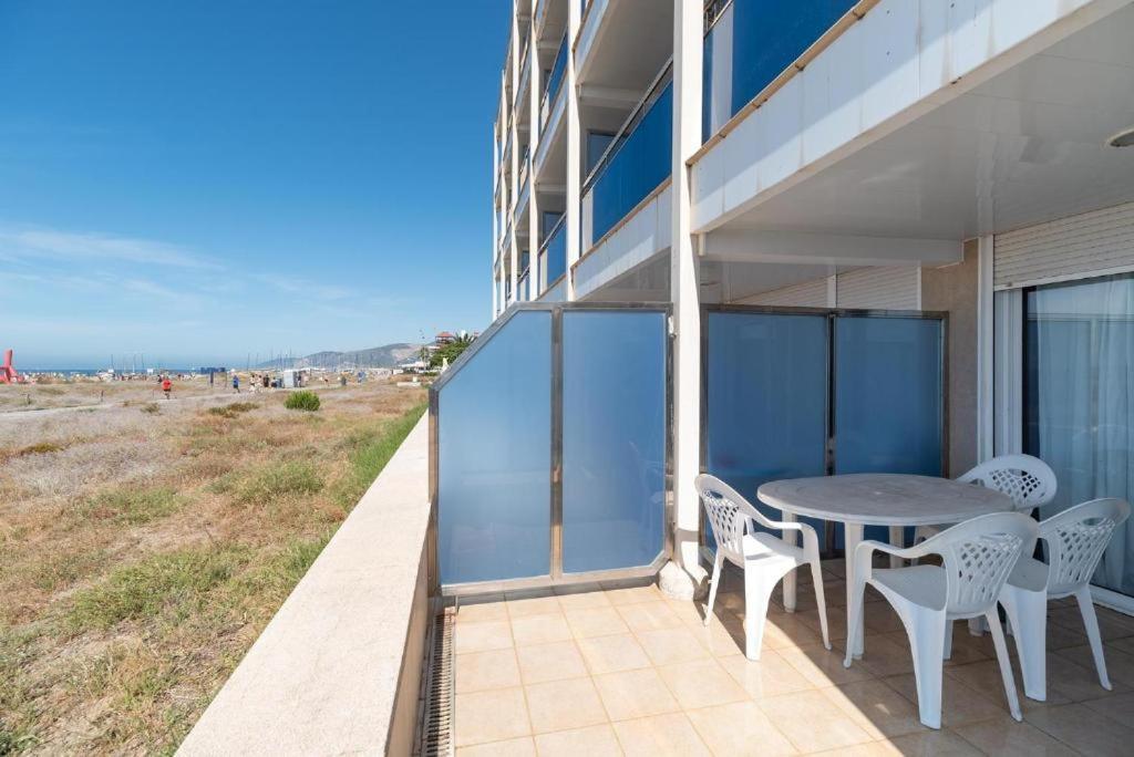 Apartamentos Denis Castelldefels Kültér fotó