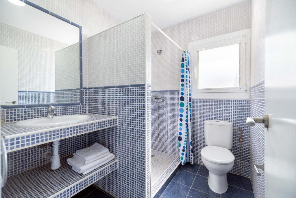 Apartamentos Denis Castelldefels Kültér fotó