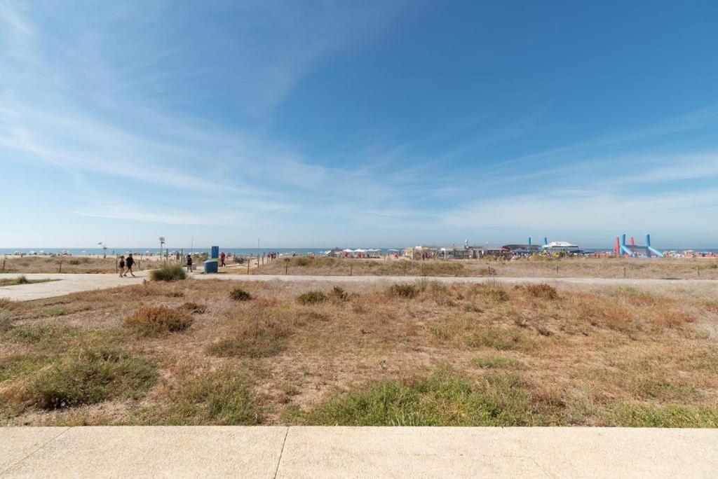 Apartamentos Denis Castelldefels Kültér fotó